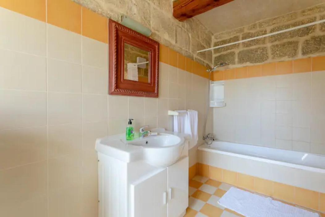 Ta' Frenc Farmhouse Villa Gharb  Ngoại thất bức ảnh